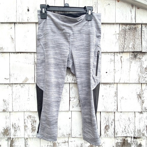 Lululemon Crop Mesh Insert Leggings - Picture 1 of 6
